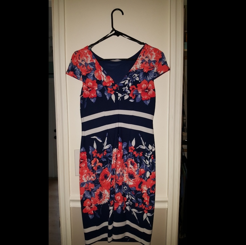 Dress - Picture 2 of 2
